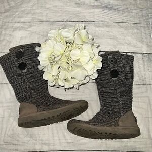 UGG Classic Cardy Gray Crochet Button Boots Sweater sz 2 Girls Kids